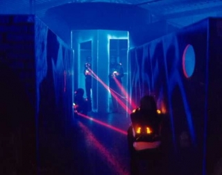 Jugando al laser combat